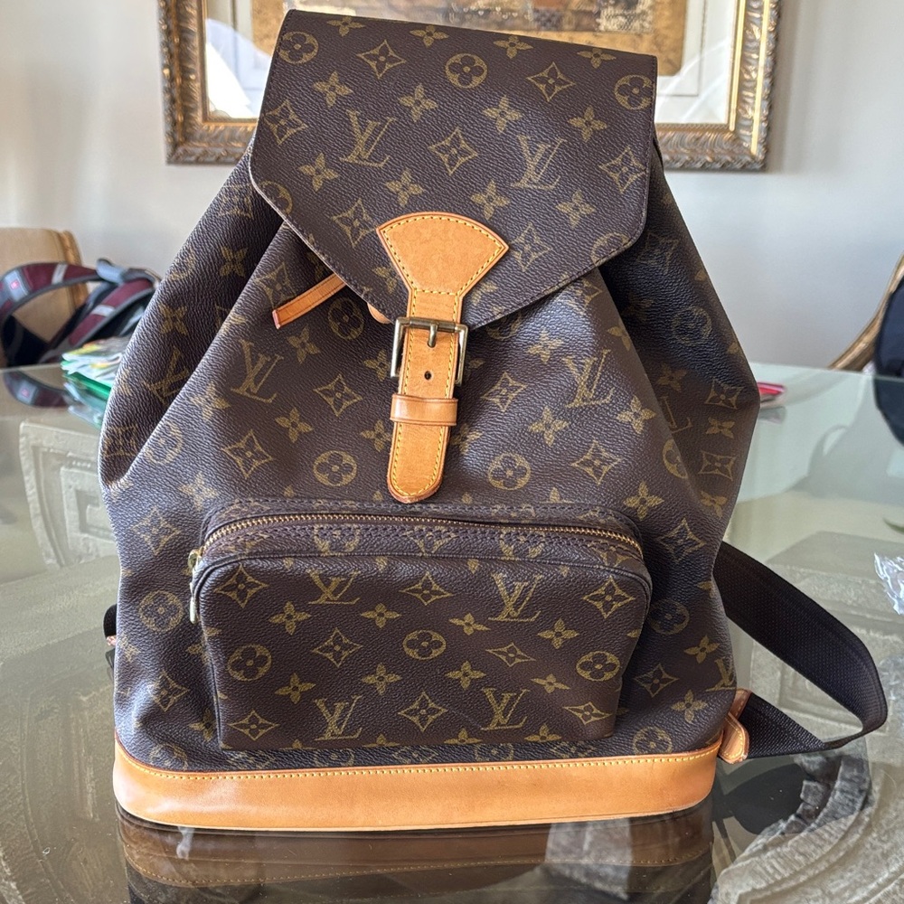 Louis Vuitton Montsouris Monogram Backpack. Includes organizational insert